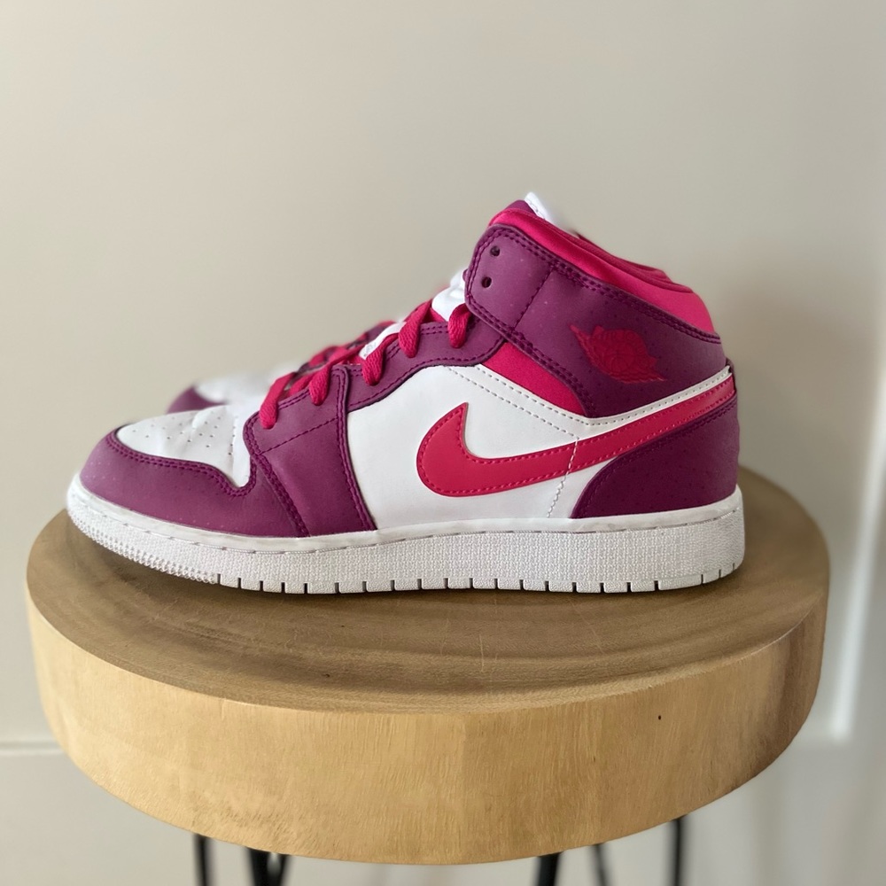 Air Jordan Mids